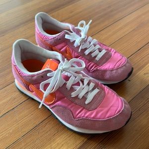 Nike Throw back Retro Hot Pink Sneakers Women’s 7